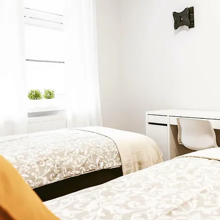 Apartament Fioletowy Krakowskie Przedmieście 26 *